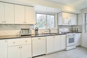 Family Vacation Rental: 18 Mi to Philadelphia - Interiör