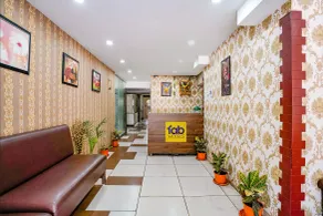 FabHotel Gargi Deluxe - Nr. Raja Dinekar Musuem - Réception