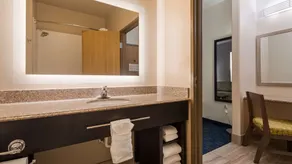Best Western PLUS Tulsa Inn & Suites - Badezimmer