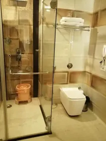 Meadows - Bathroom