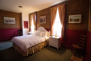 Beekman Arms and Delamater Inn - Room