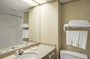 Ramada by Wyndham Trenton - Salle de bain