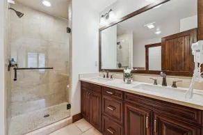 Luxury Crystal Peak Lodge 2 Bedroom Condo - Ski In, Ski Out - Badeværelse