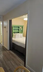 The Driftwood Resort - Zimmer
