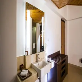 The Chumbi Mountain Retreat & Spa, Pelling- A Club Mahindra Associate - Bathroom