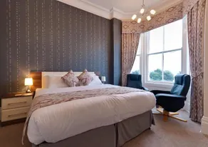 Lauriston & Lawton Court Hotel - Room