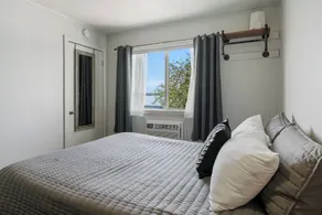 Fife Lake Lodge Multi-level Suite with Lake Views - Chambre