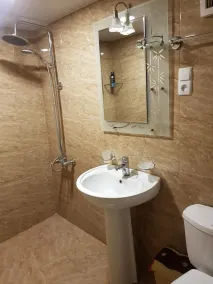 Hotel Mariana - Bathroom