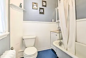 Historic Poughkeepsie Apt - Walkable Location - Bagno
