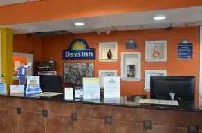 Days Inn by Wyndham Airport Nashville East - Recepción