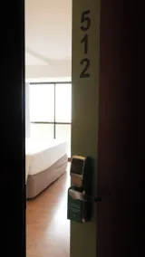 St Paul Plaza Hotel - Room