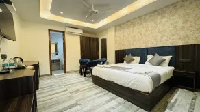 Raksha Suites & Banquet Greater Noida - Room