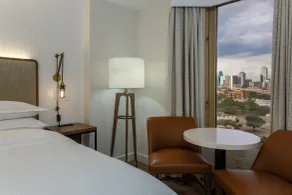 Sheraton Suites Market Center Dallas - Chambre