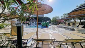 Ashanti Aparthotel - Piscina
