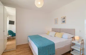 Amazing Apartment In Dugi Rat With House Sea View - Room