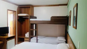 Águas Termais Naturais Piscinas Quentes 24 horas mais Acesso Incluso aos Parques Aquáticos dos Resorts Golden Dolphin Grande Hotel em Caldas Novas - Room