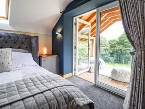 Tyn Y Ceubren Bach at Evelyns Retreat - Room