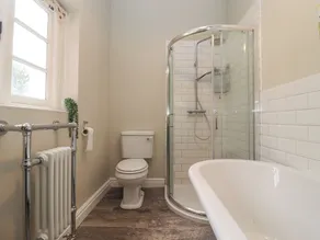 The Shires at Bickerscourt - Bathroom