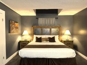 Divya Sutra Plaza and Conference Centre, Vernon, BC - Chambre