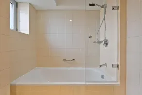 Handwritten Collection-Bucharest Unirii Square - Bathroom