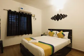 The Base Inn - Camera