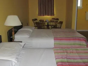 Riverside Park Motel and Campground - Room