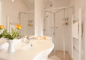 Boutiquehotel Das Haus am Walde - Badezimmer