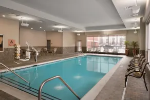 Embassy Suites by Hilton Chicago Naperville - Piscine