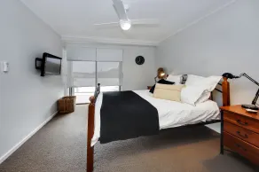 Jubilee Apartment 05 - Bring your own linen - Room