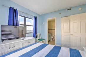 Entire condo near Universal Studios in Orlando - Free Resort Access - Room