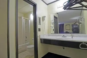 Budget Inn Charlotte - Banheiro