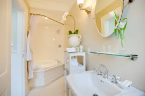 Fairholme Manor Inn - Bathroom