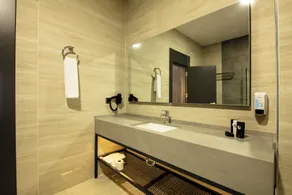 V Center Hotel - Bathroom