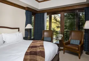 2BR Residence at the Ritz-Carlton with Valley View - Habitación