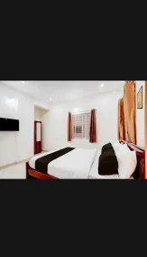 S G R Paradise - Room