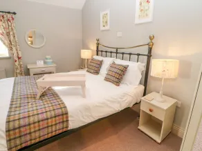 The Stable, Sedbury Park Farm - Room