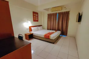 Virgo Batik Resort Teluk Batik Lumut - Room