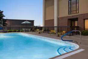 Hampton Inn Springfield-South - Pool