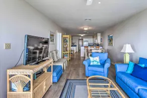 Beach & Boardwalk Access: North Myrtle Beach Condo - Intérieur
