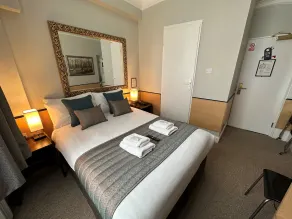 Tudor Court Hotel - Room