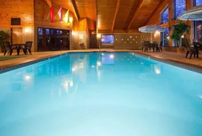 AmericInn by Wyndham West Burlington - Piscine