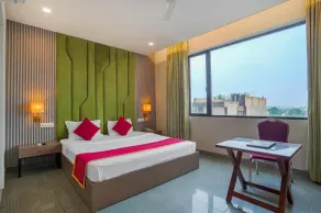 Hotel Highway Greens Near VR Punjab Mall Airport Road Mohali Chandigarh - Værelse
