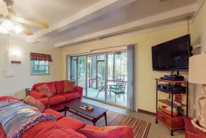 2BR Lakefront Lake Murray Home w/ Dock & Deck - Innenbereich