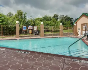 Quality Inn Mt Pleasant - Piscine