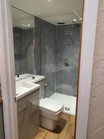 Lower Bell - Baño