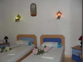 ROOMS EMILIANO Castle of Kruja - Room