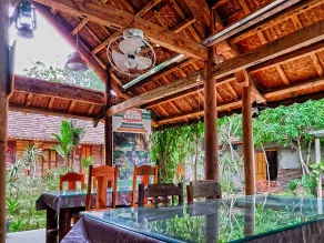Highway 20 Homestay - Restaurant
