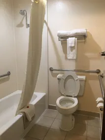 Days Inn by Wyndham Pocatello University Area - Salle de bain