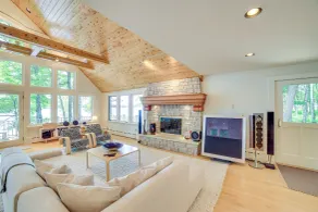 Lakefront Michigan Retreat w/ Private Dock - Innenbereich