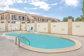 Days Inn by Wyndham Kingman East - Piscine